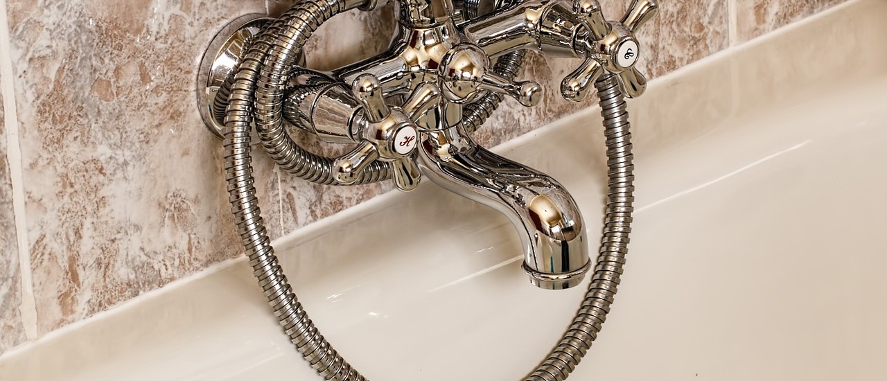 bathroom-393388_1280