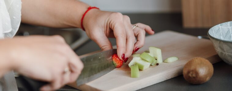 6 Advantages of Working with a Nutrition Coach to Lose Weight