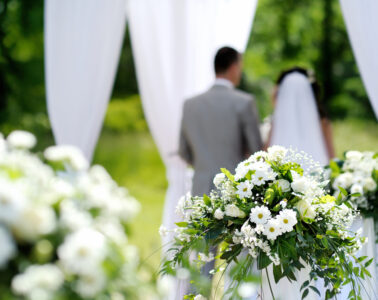 Four Tips for Picking an Outdoor Wedding Dress