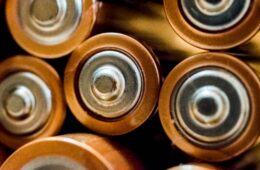 3 Unique Benefits of Performing Battery Washing in a Warehouse