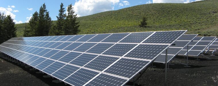 Can adding solar panel decrease your power bill