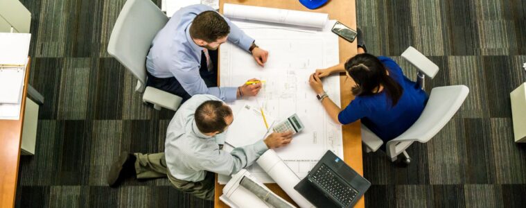 How to effectively run construction management projects