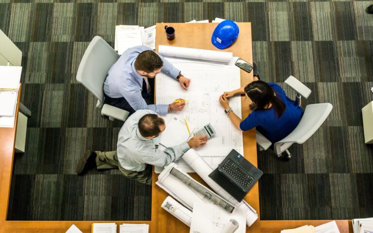 How to effectively run construction management projects
