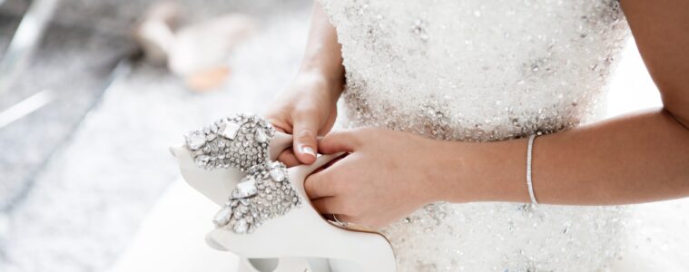 4 Ways to Know Which Kind of Wedding Dress Will Look Best On You