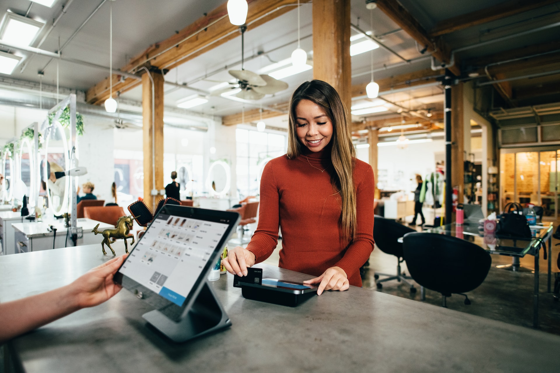 3 Financial Benefits of Selling Your House to a Cash Service