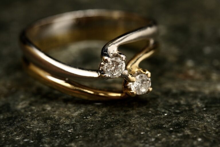 3 Tips for Saving Up Money to Use on an Engagement Ring