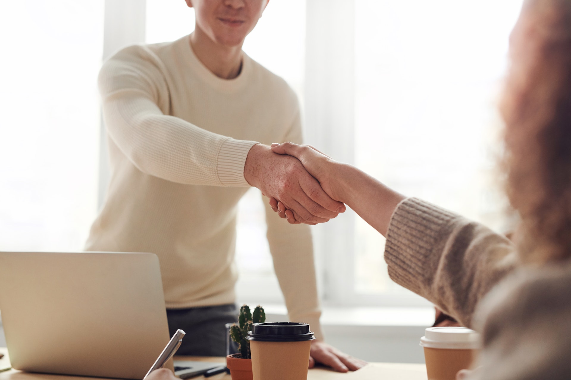 5 Vital Ways That Outsourcing Tasks Saves a Business Money