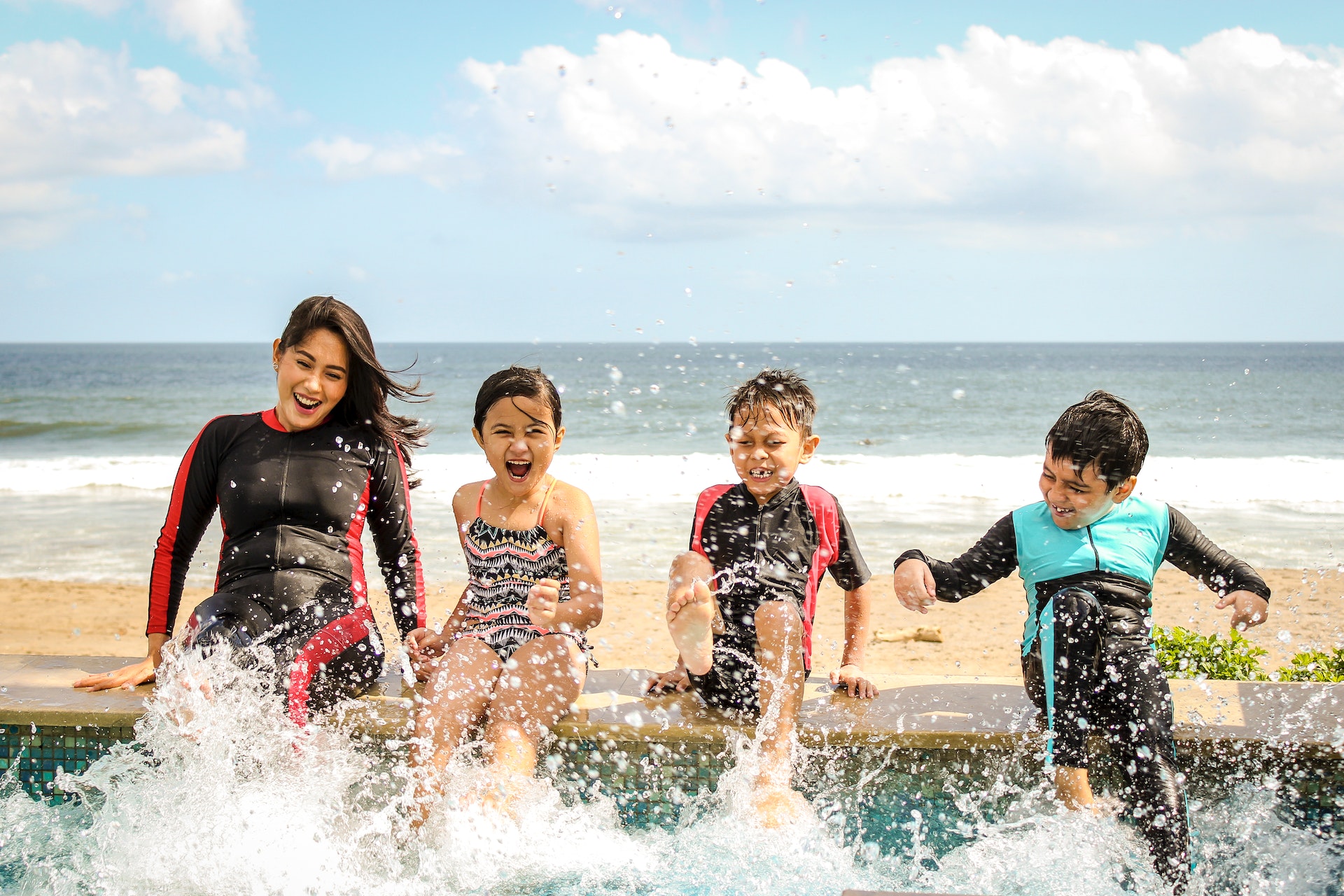 9 Financial Tips for Saving Up for Your Family's Next Vacation