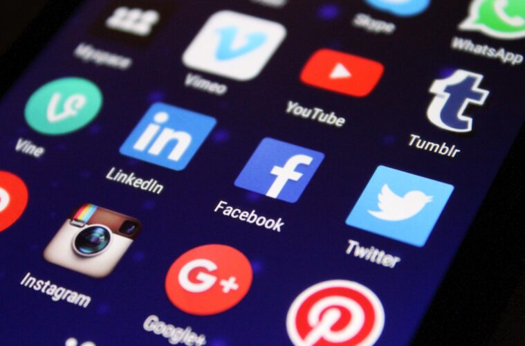 8 Important Reasons Every Business Needs to Use Social Media
