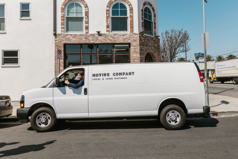 6 Expert Tips for Saving Money Throughout the Moving Process