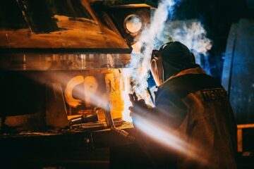 4 Expert Tips for Finding Affordable Welding Safety Equipment