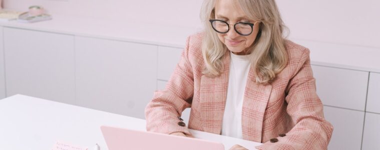 how to get work as a scopist