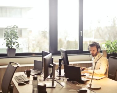 4 Effective Ways to Help Convert Leads into Customers