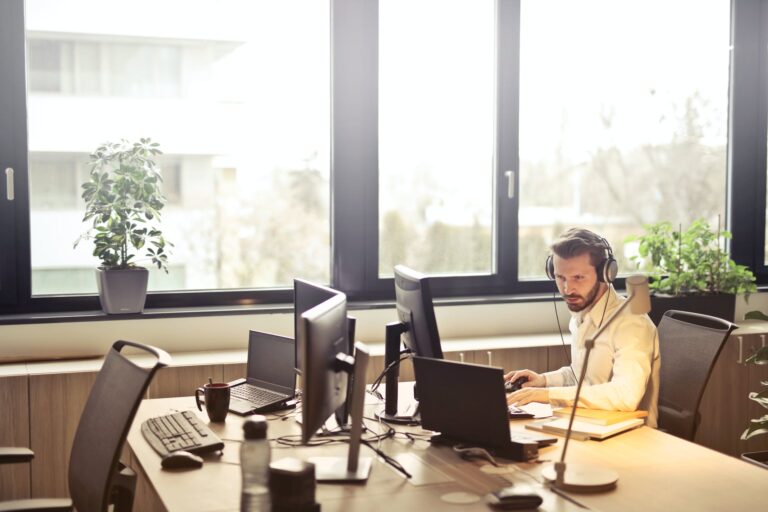 4 Effective Ways to Help Convert Leads into Customers