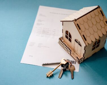 Smart Strategies for Investing in Luxury Homes: A Guide to Maximizing Your Returns